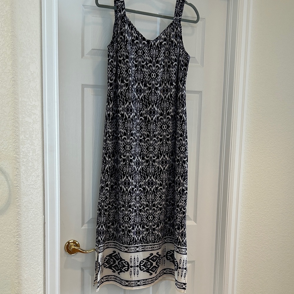 Elegant Black and White Patterned Dress